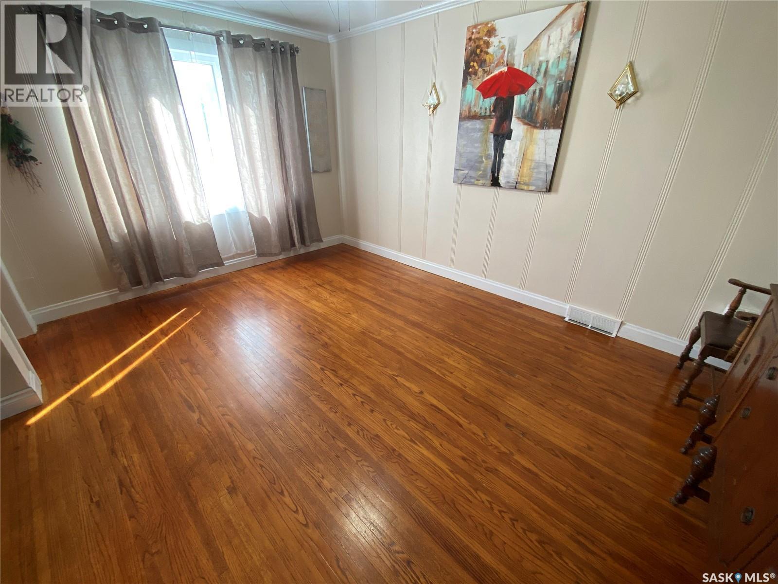 157 Broadway STREET W - 6