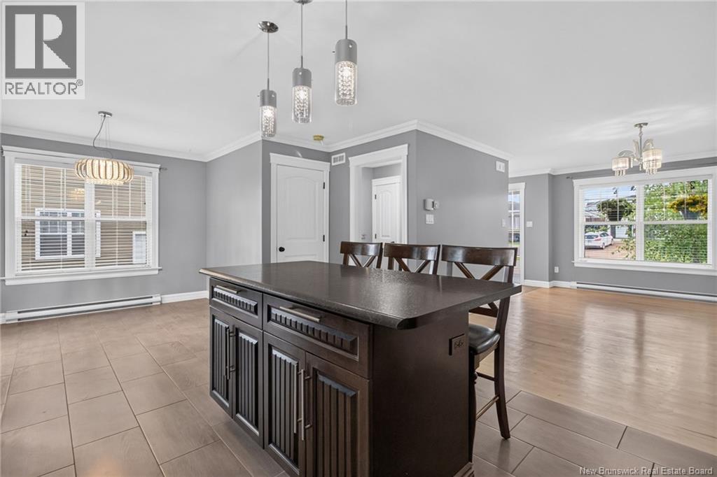 302 Lady Russell - 12