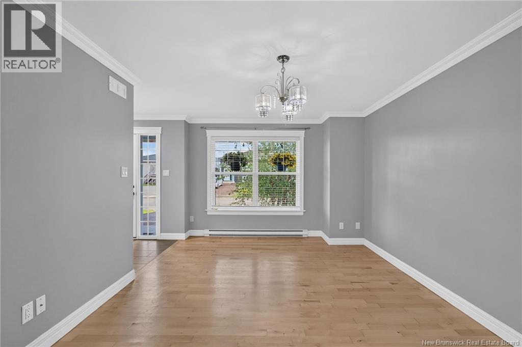 302 Lady Russell - Image 14