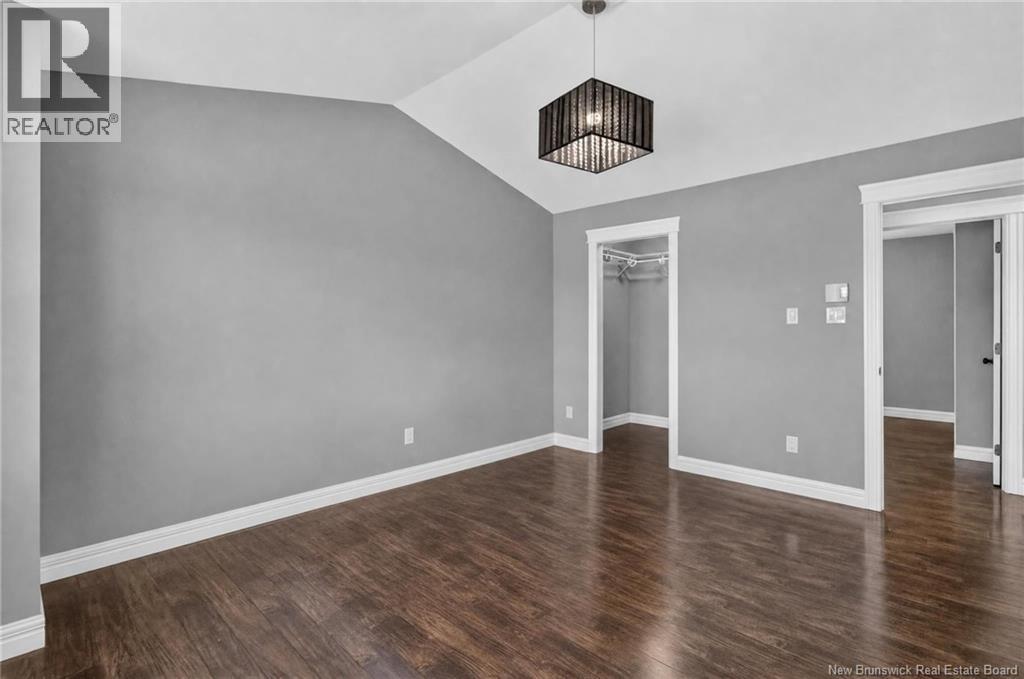 302 Lady Russell - Image 22