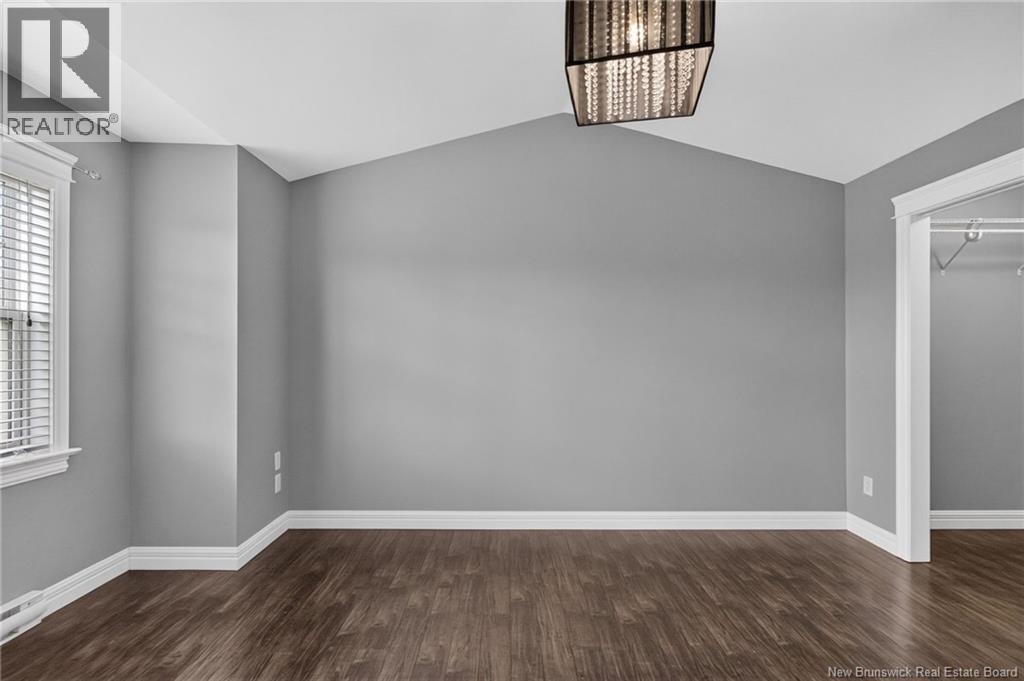 302 Lady Russell - 23
