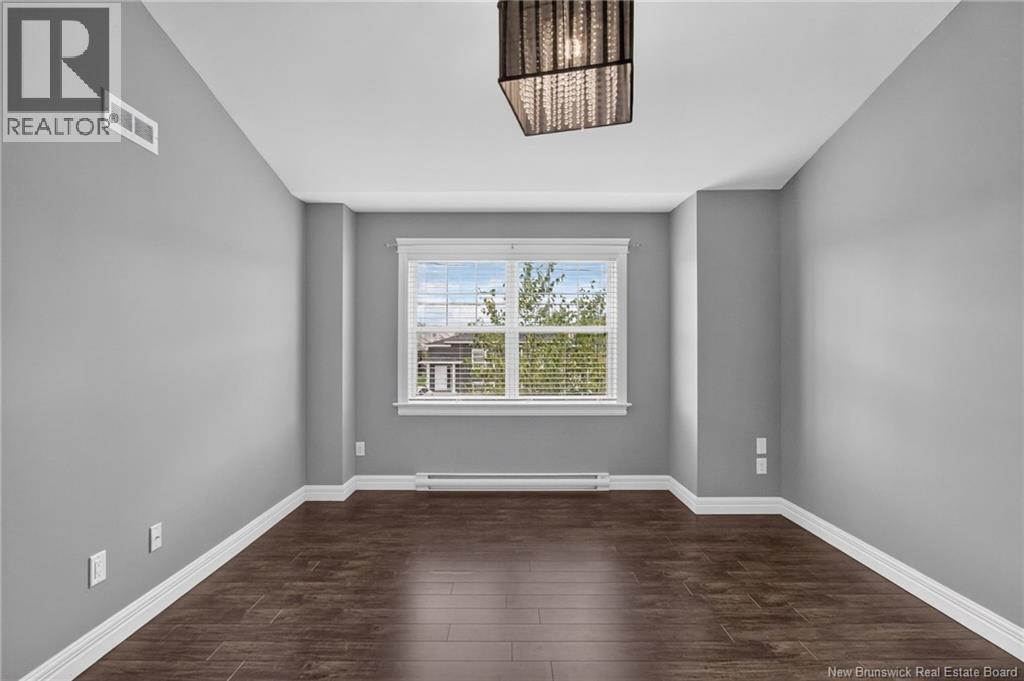 302 Lady Russell - Image 25