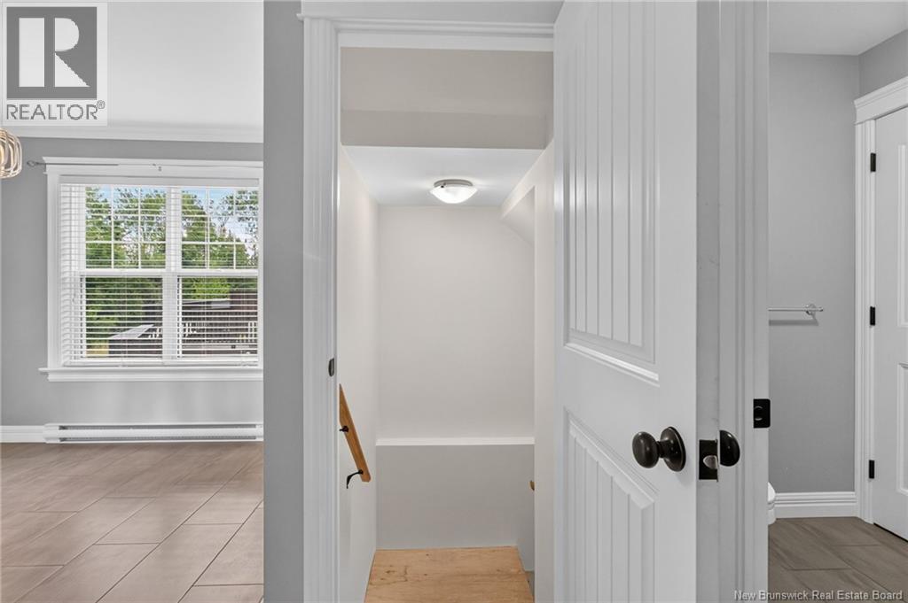 302 Lady Russell - Image 26