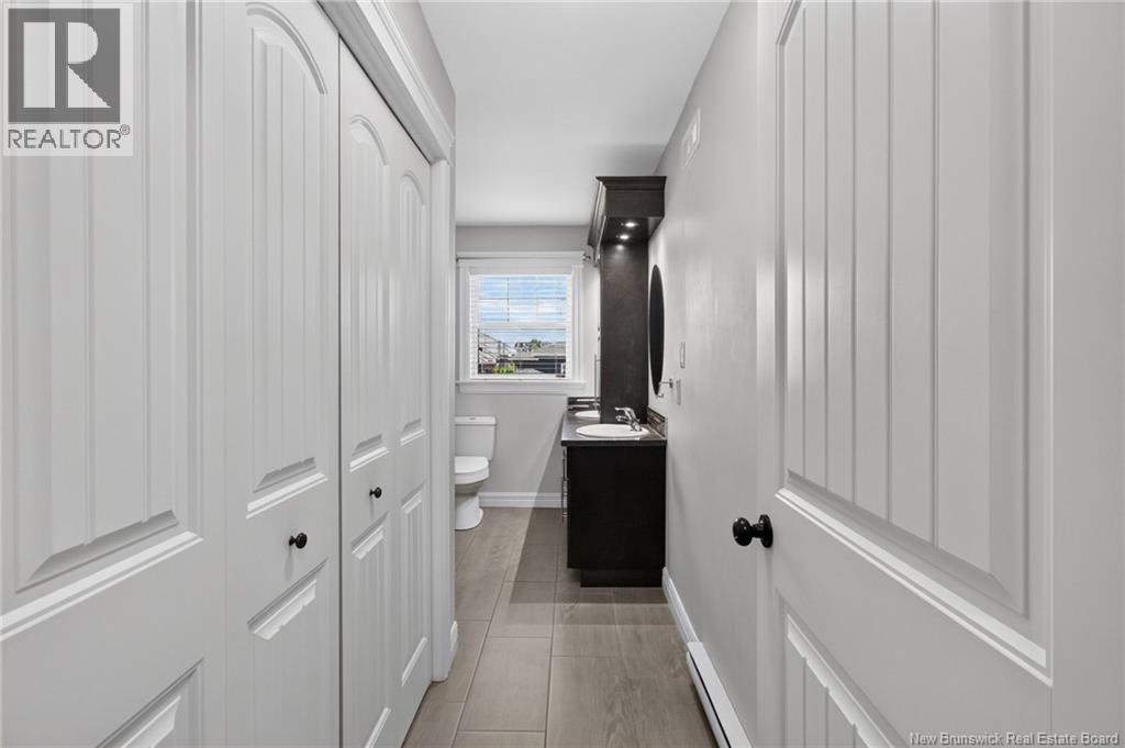 302 Lady Russell - Image 35