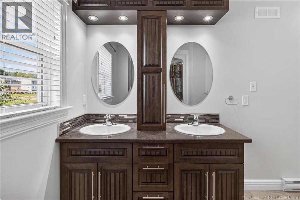 302 Lady Russell - Image 37
