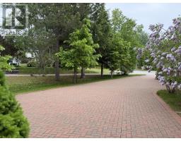 8 Lakeview Place thumbnail 15