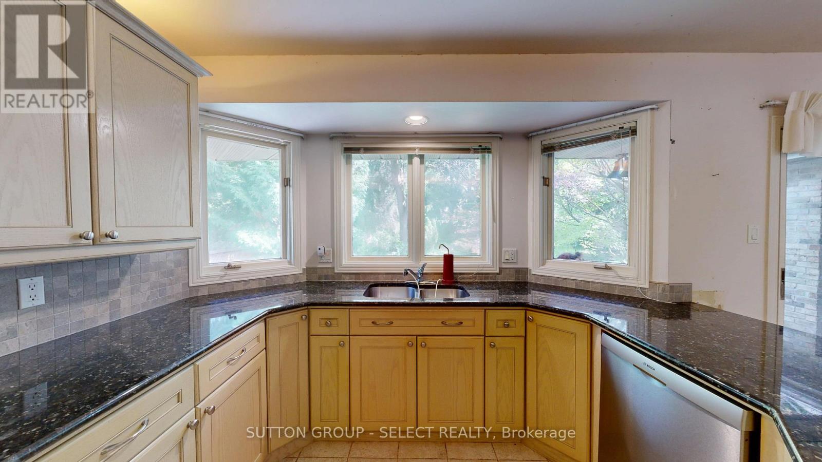 34 PINE RIDGE DRIVE - 21
