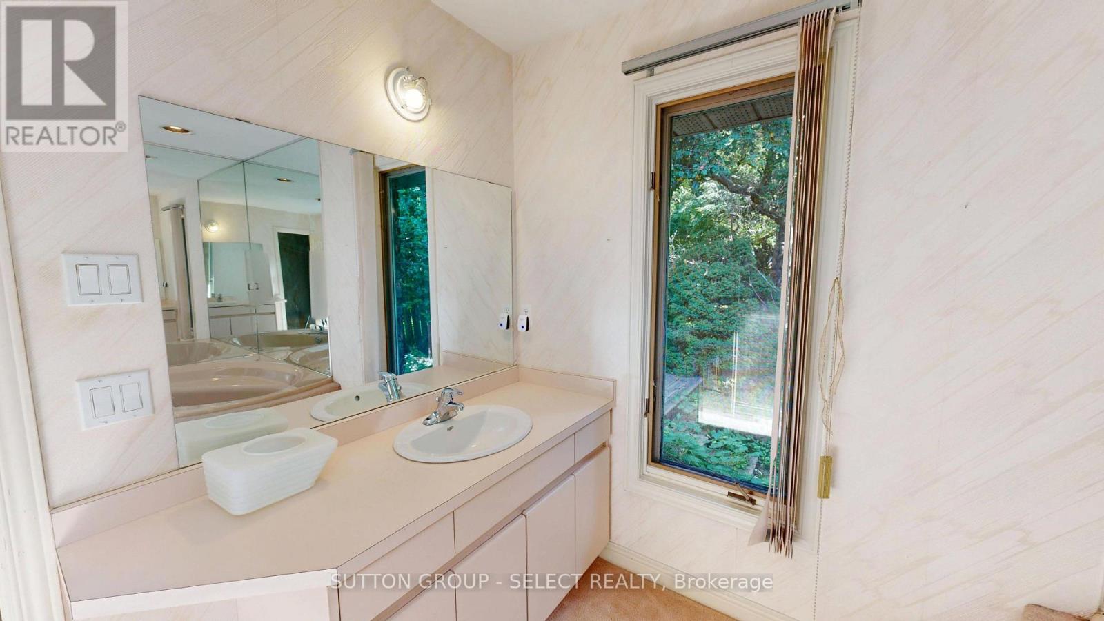 34 PINE RIDGE DRIVE - 25