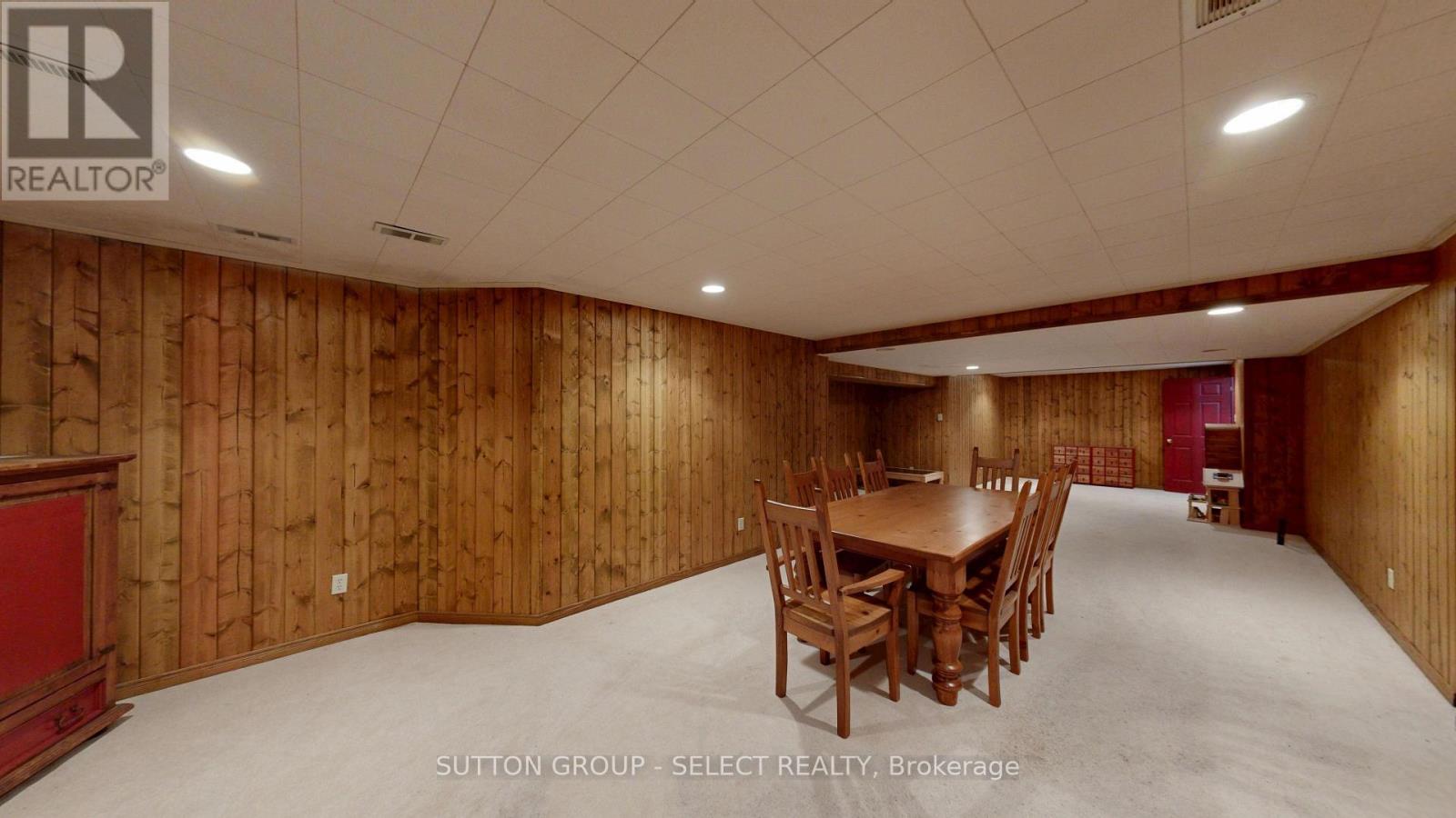34 PINE RIDGE DRIVE - 33