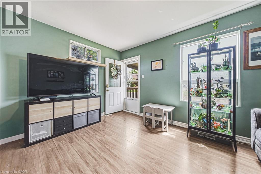 47 FRASER Avenue - Image 4