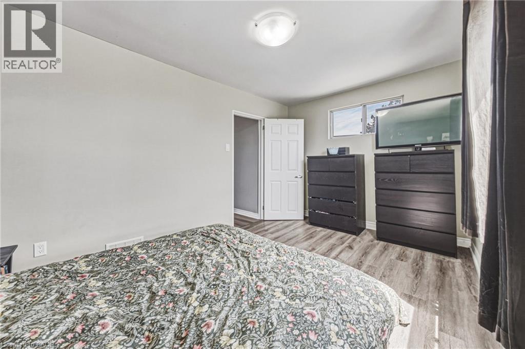 47 FRASER Avenue - 17