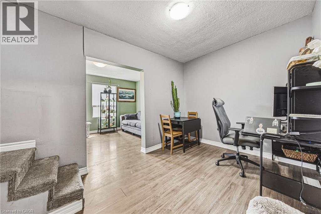 47 FRASER Avenue - 5
