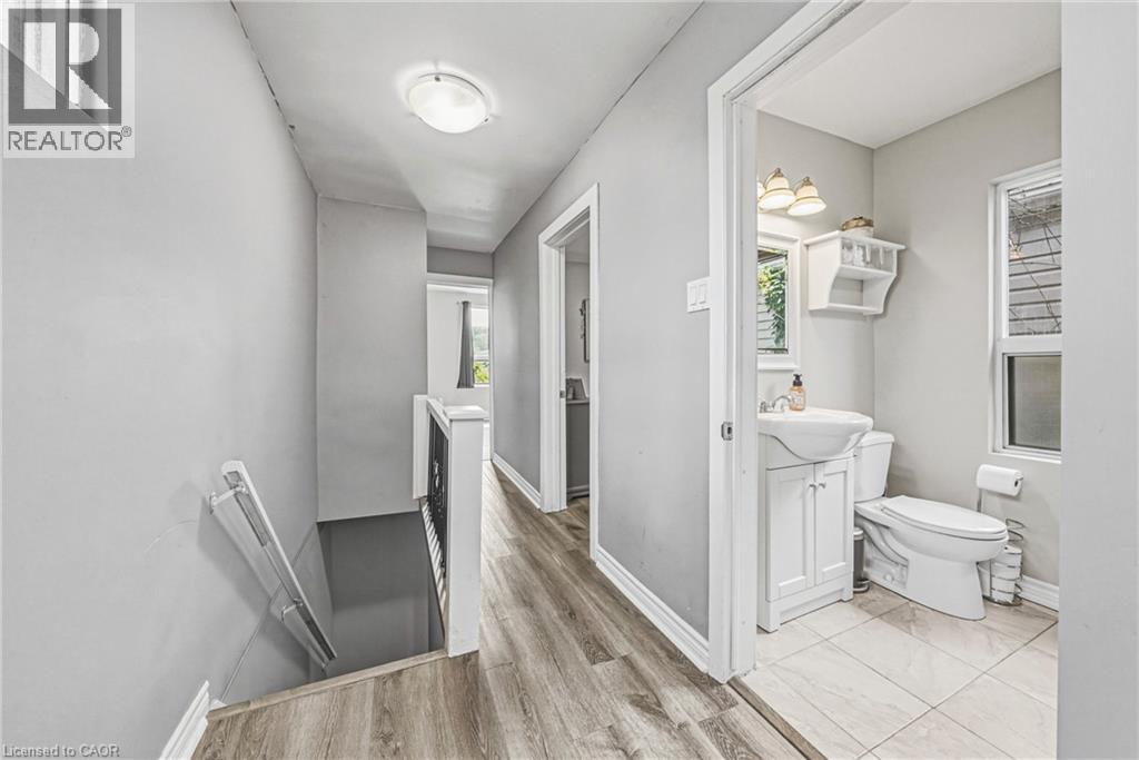 47 FRASER Avenue - 10