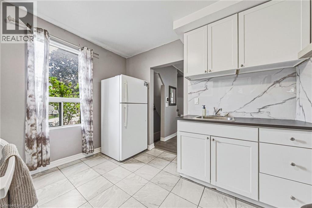 47 FRASER Avenue - Image 8