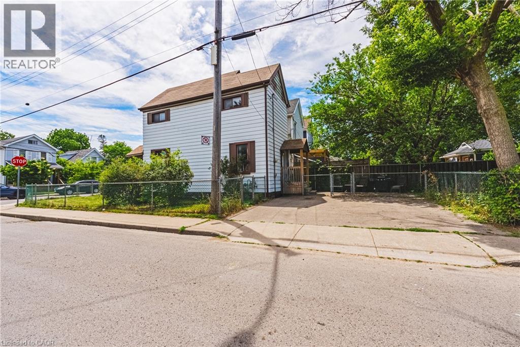 47 FRASER Avenue - Image 24