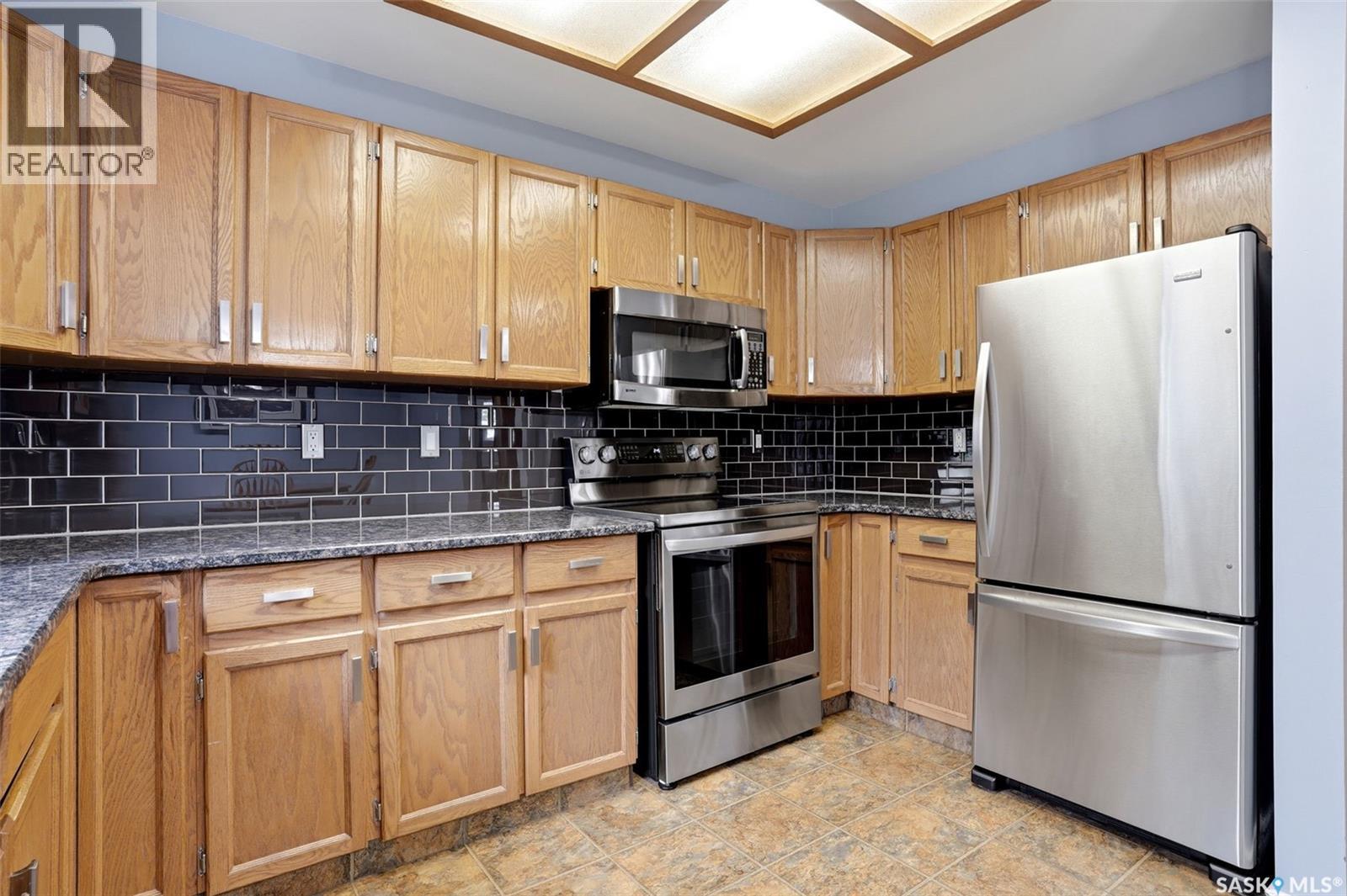 7122 Lawrence DRIVE - 9