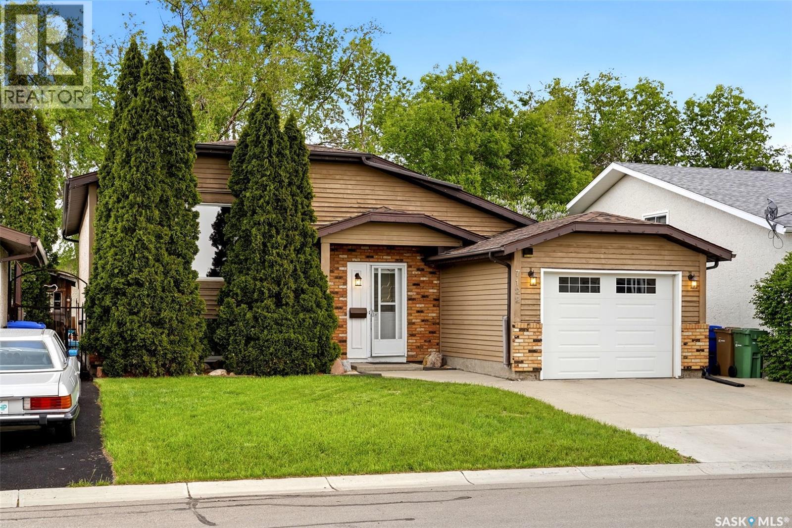 7122 Lawrence DRIVE - 2