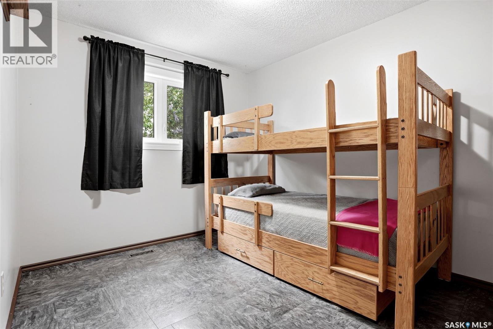 7122 Lawrence DRIVE - 17