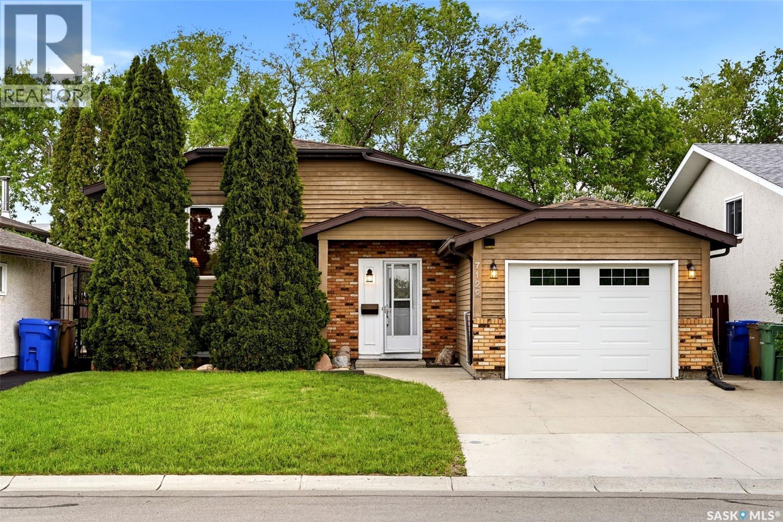 7122 Lawrence DRIVE - 1