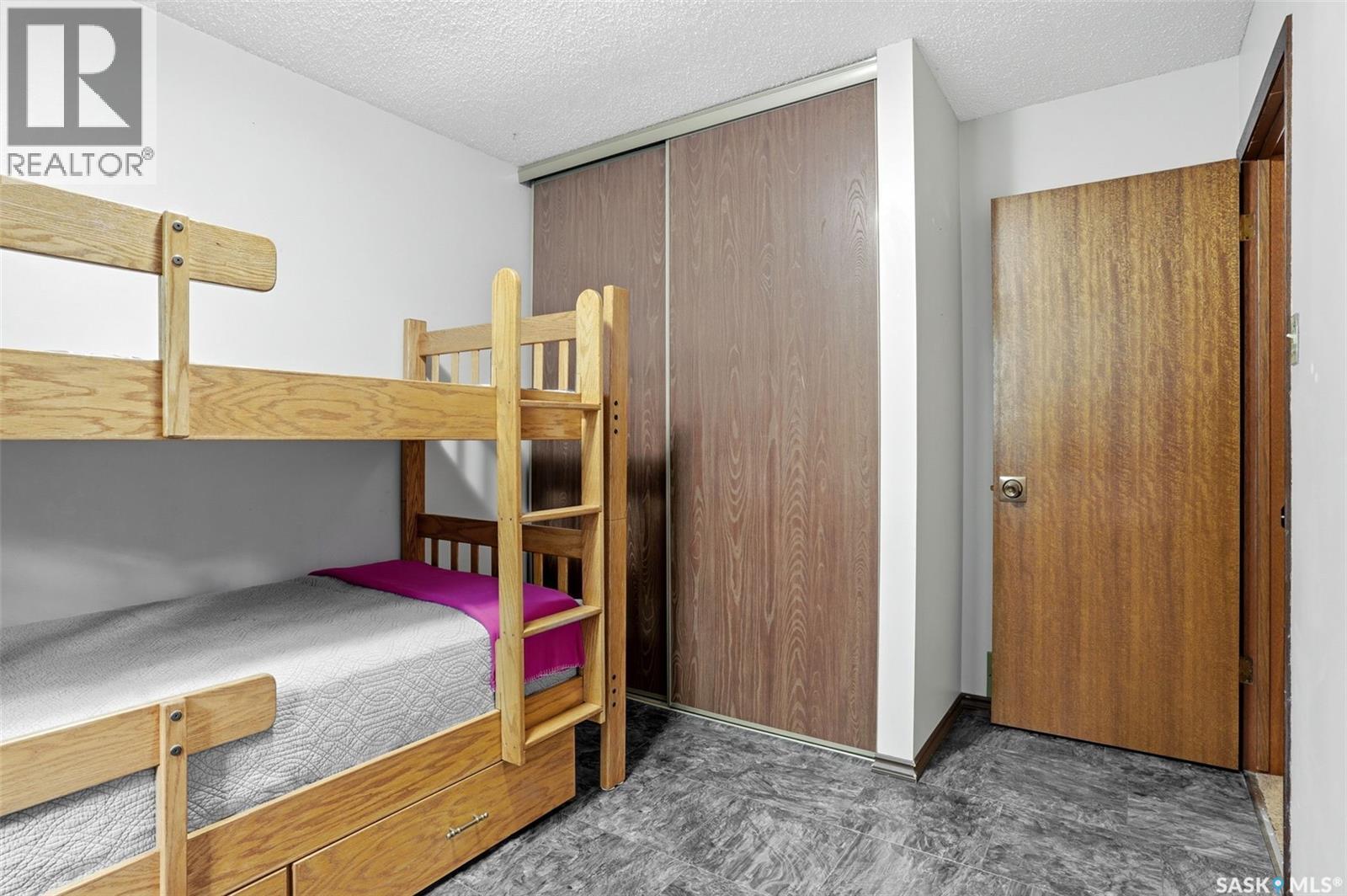 7122 Lawrence DRIVE - Image 18