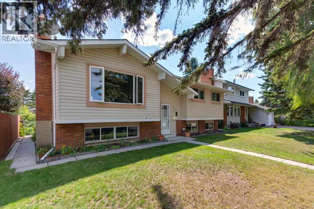 532 Queensland Circle SE, Calgary, Alberta, T2J4P9