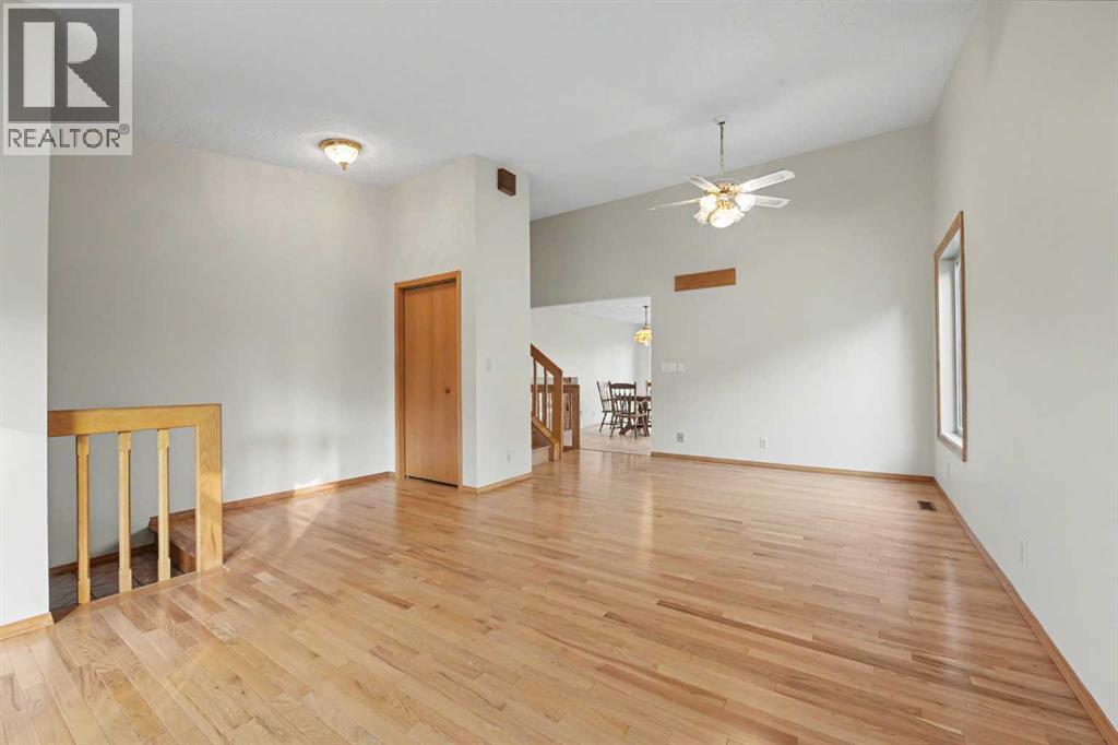 71 Coach Gate Way SW - 3
