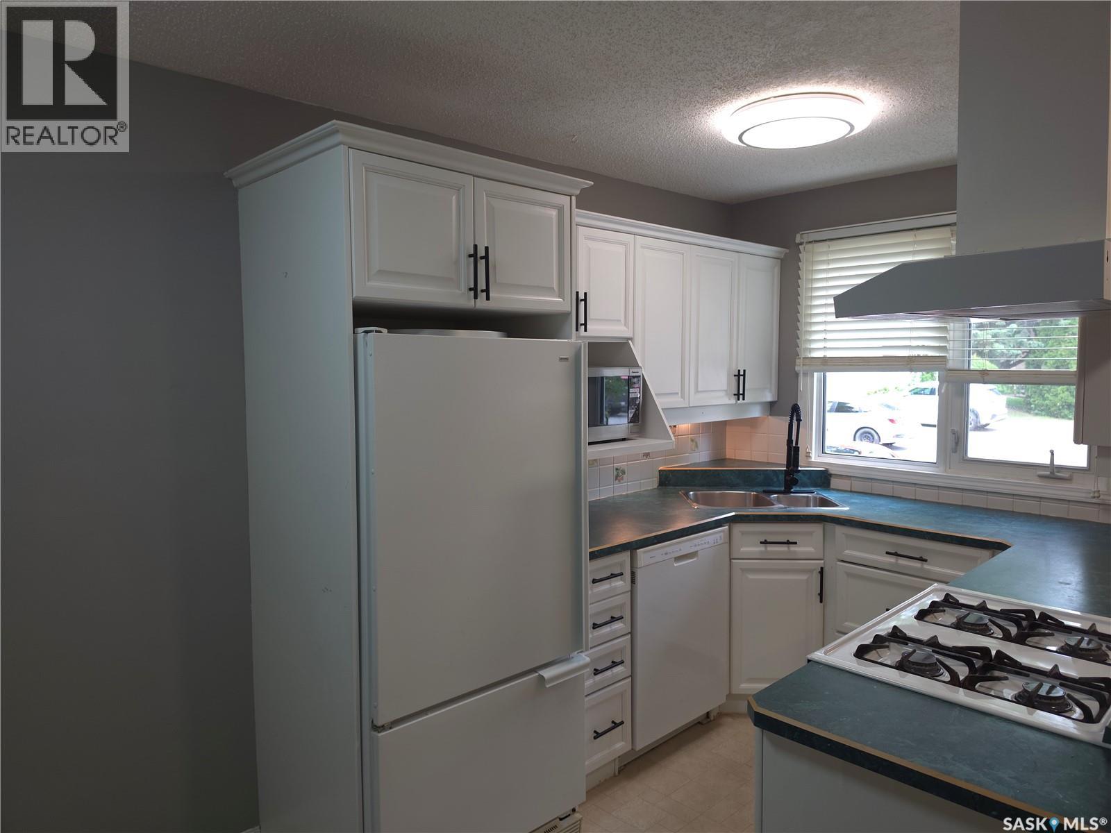 #18 1128 McKercher DRIVE - 2
