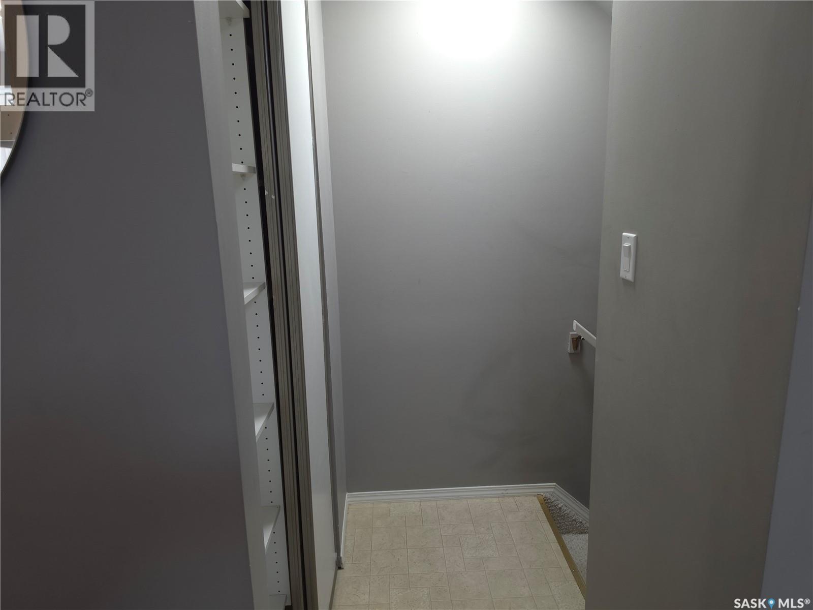 #18 1128 McKercher DRIVE - 19