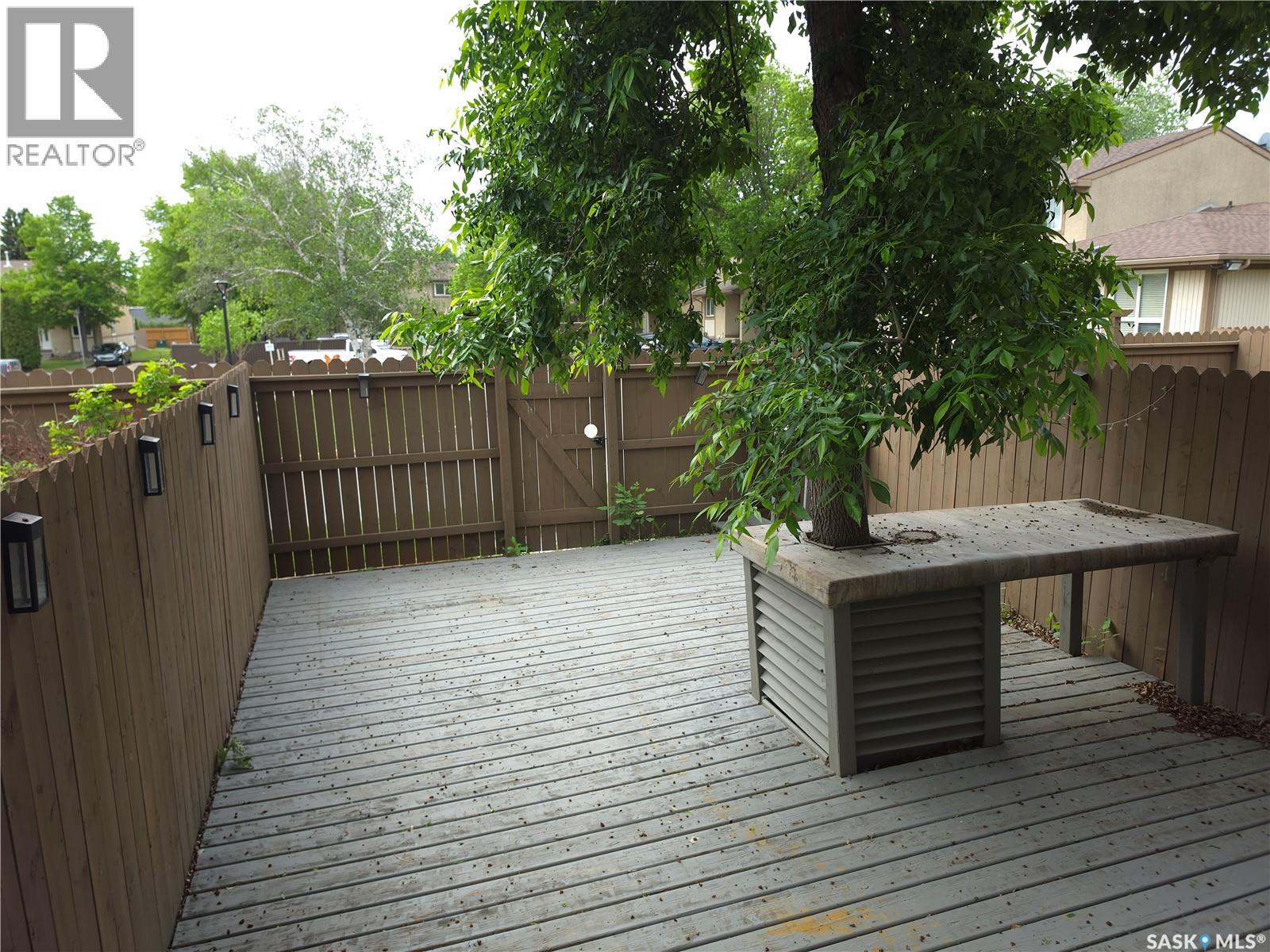 #18 1128 McKercher DRIVE - 16