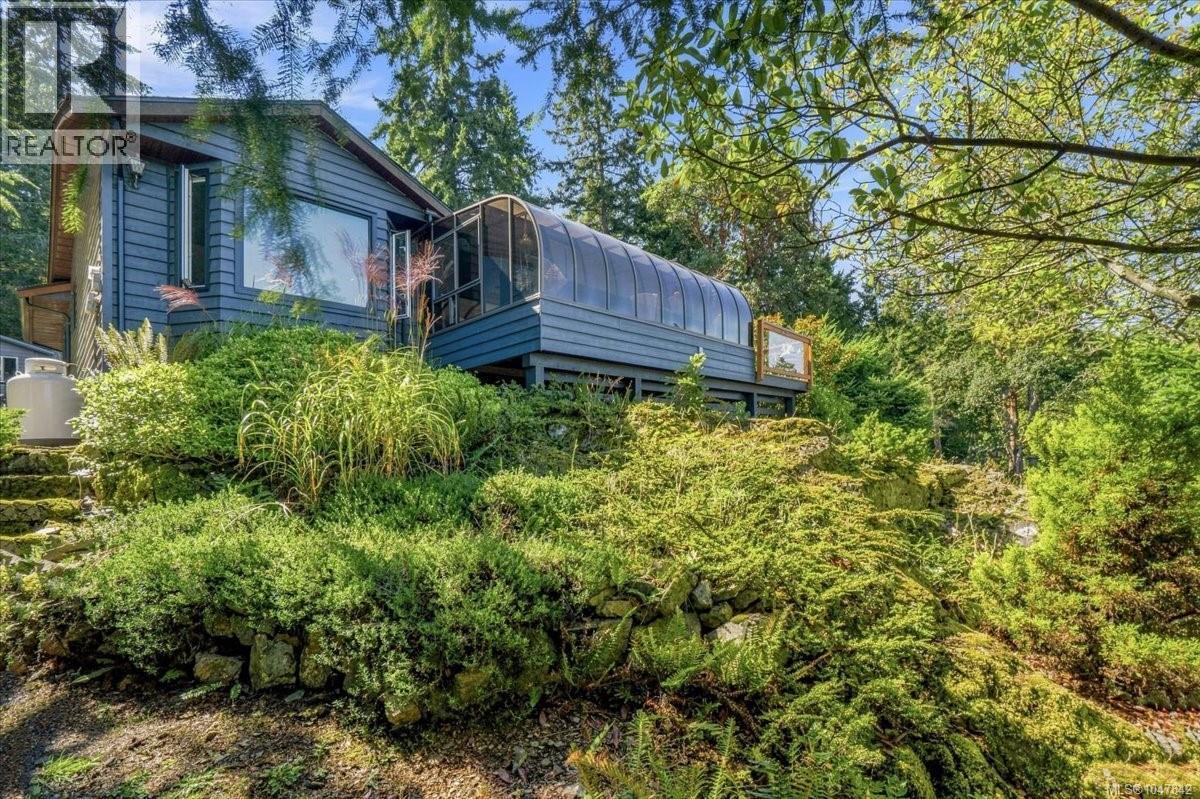 3141 Swallow Cres - 1