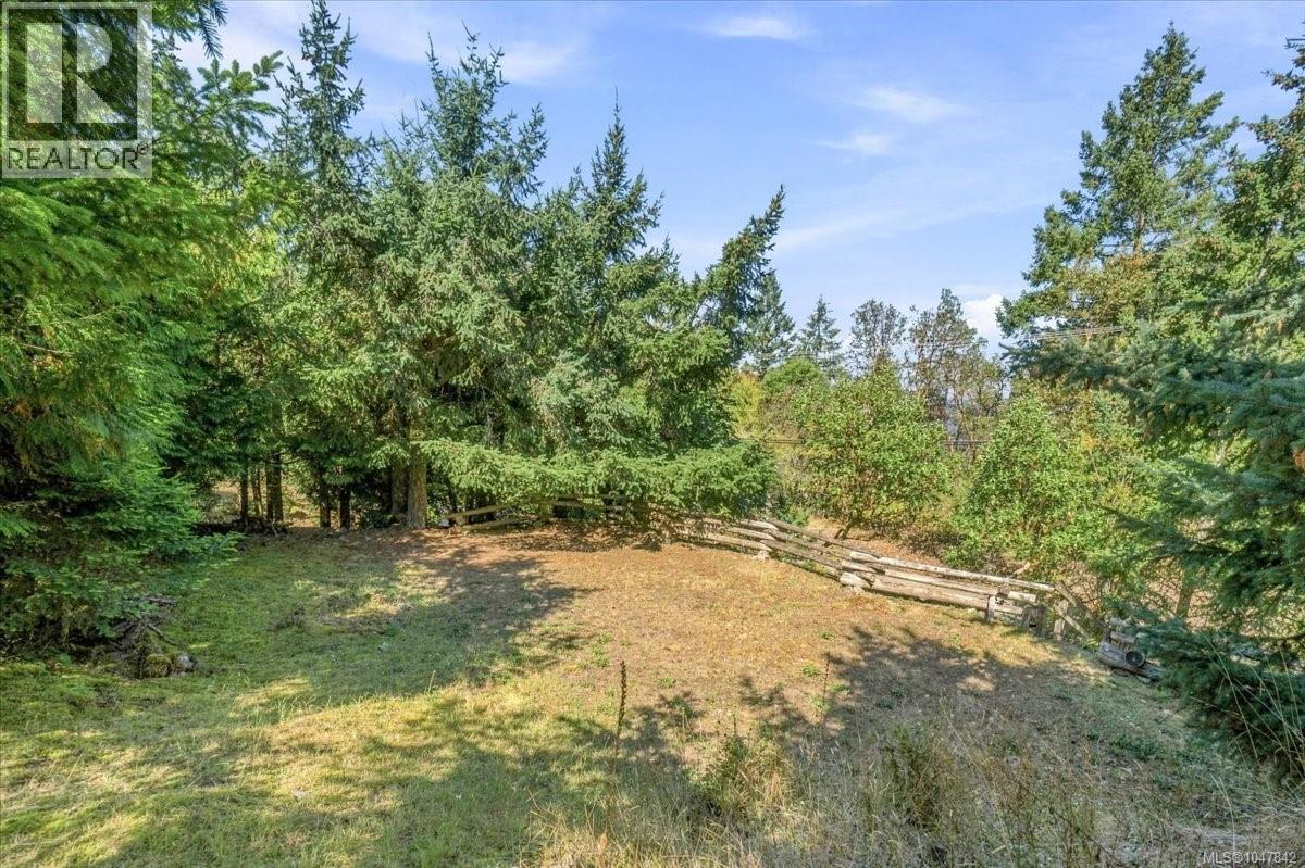 3141 Swallow Cres - Image 43