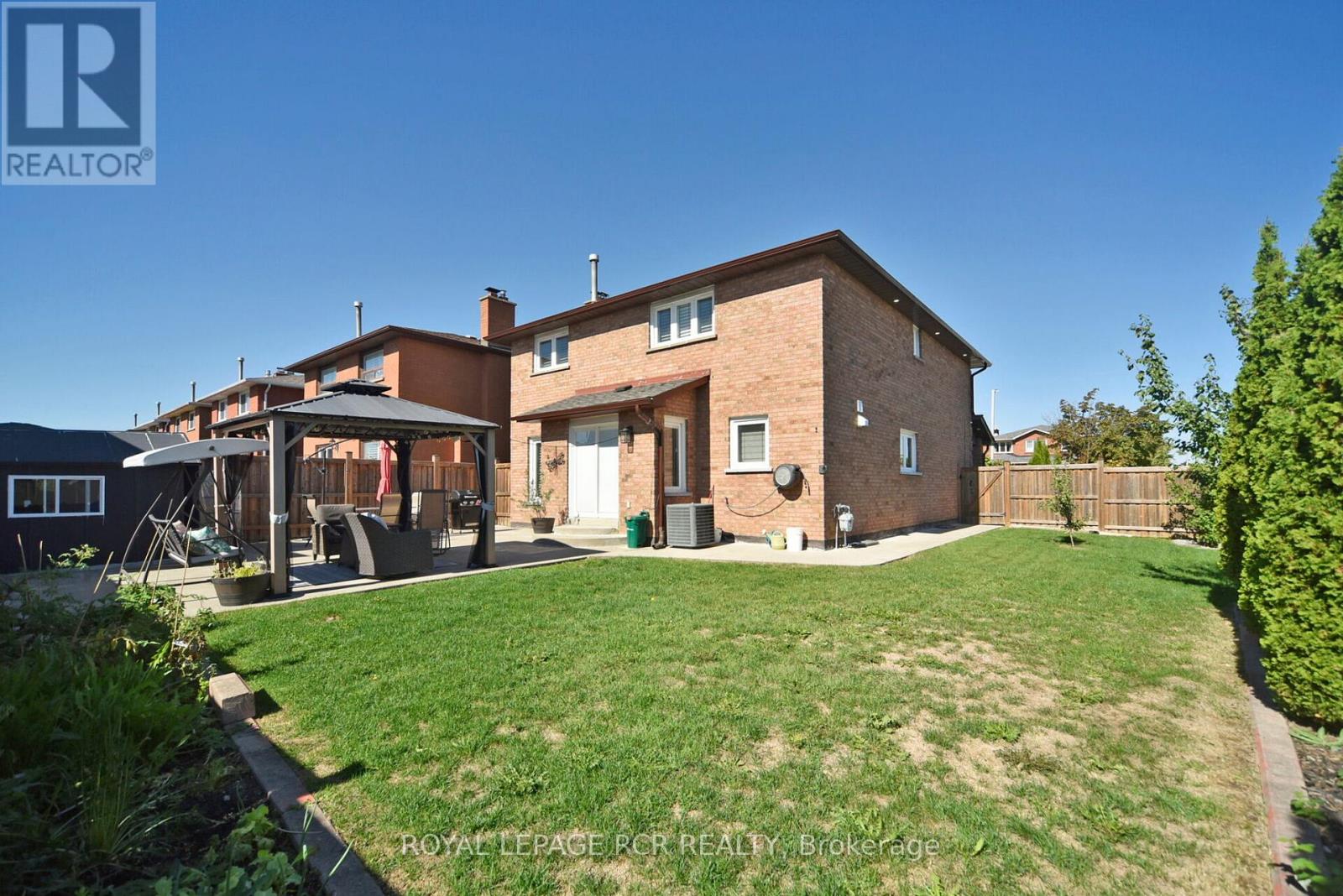 3 JACKMAN CRESCENT - 36