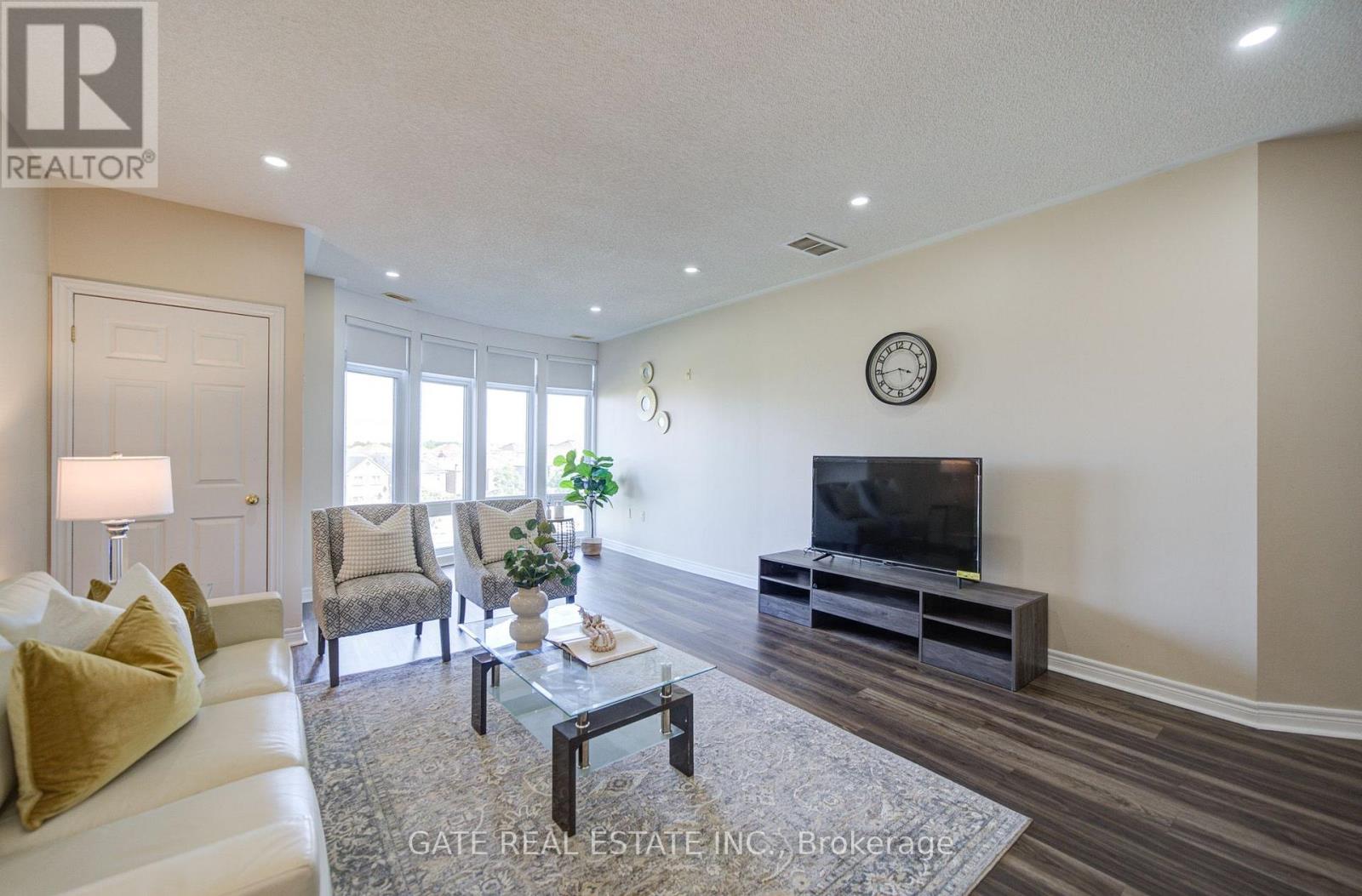 #307 7340 MARKHAM ROAD - 27