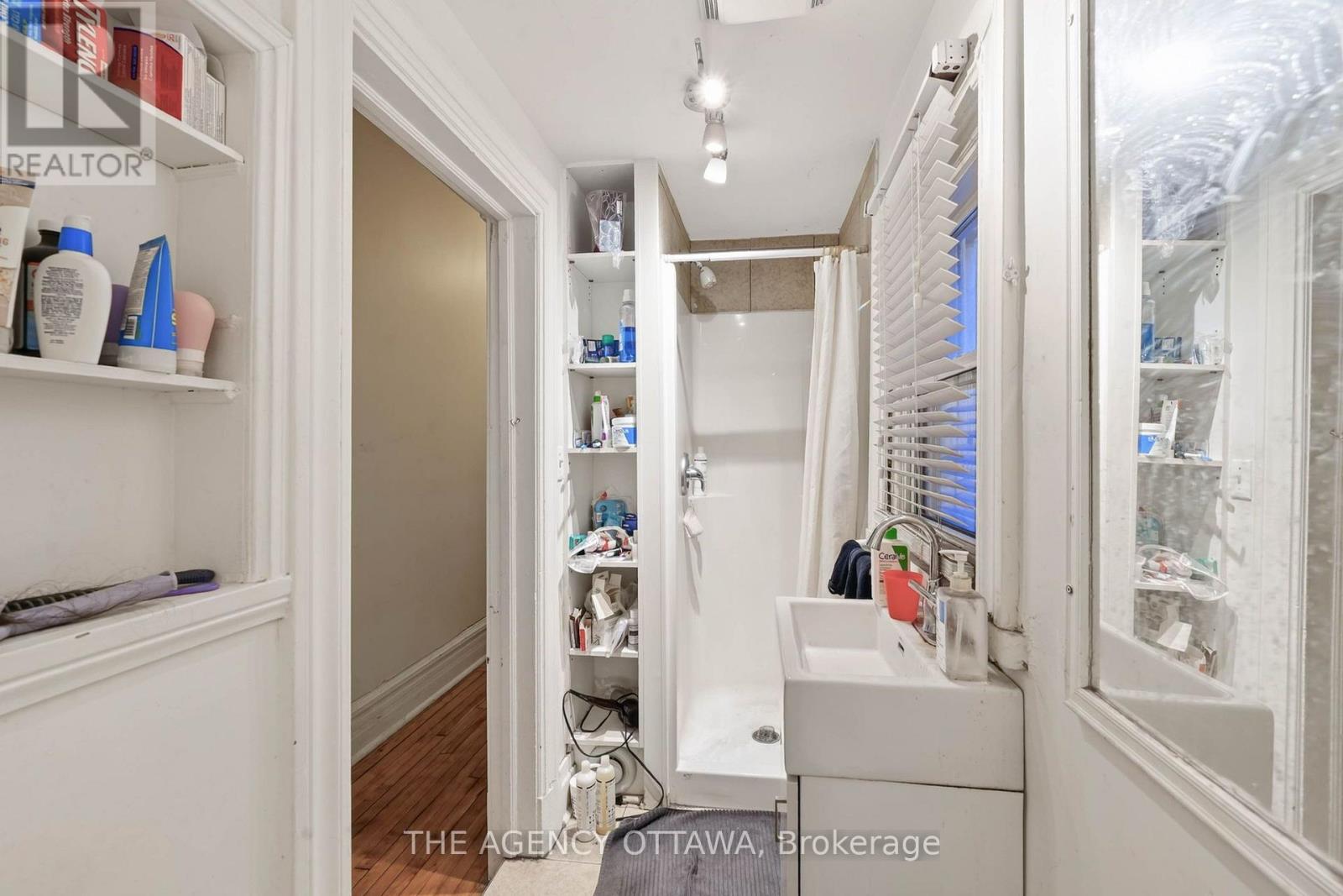 64 BAYSWATER AVENUE - 17