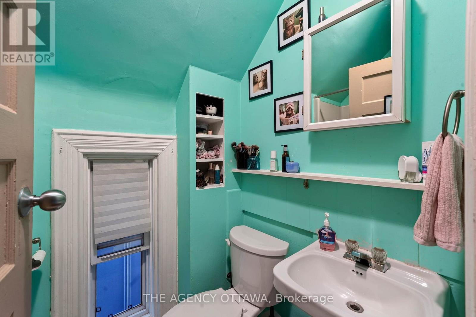 64 BAYSWATER AVENUE - 33