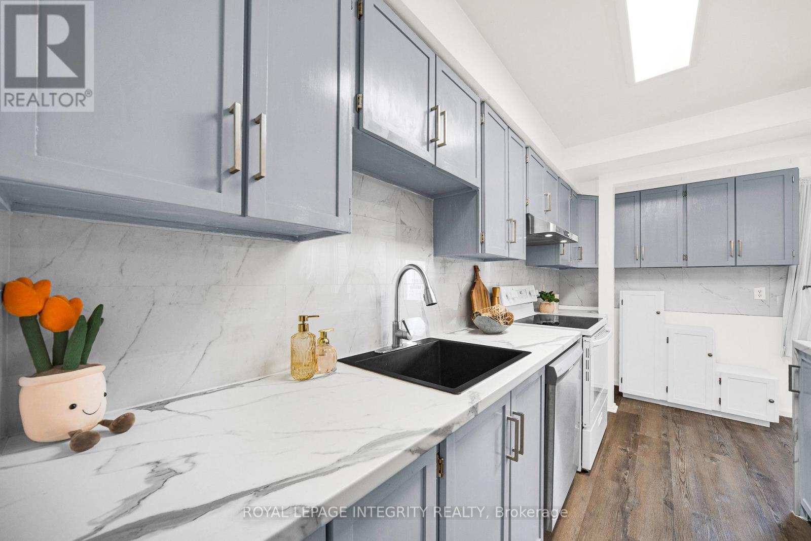 #171 340 STOWE COURT - Image 13