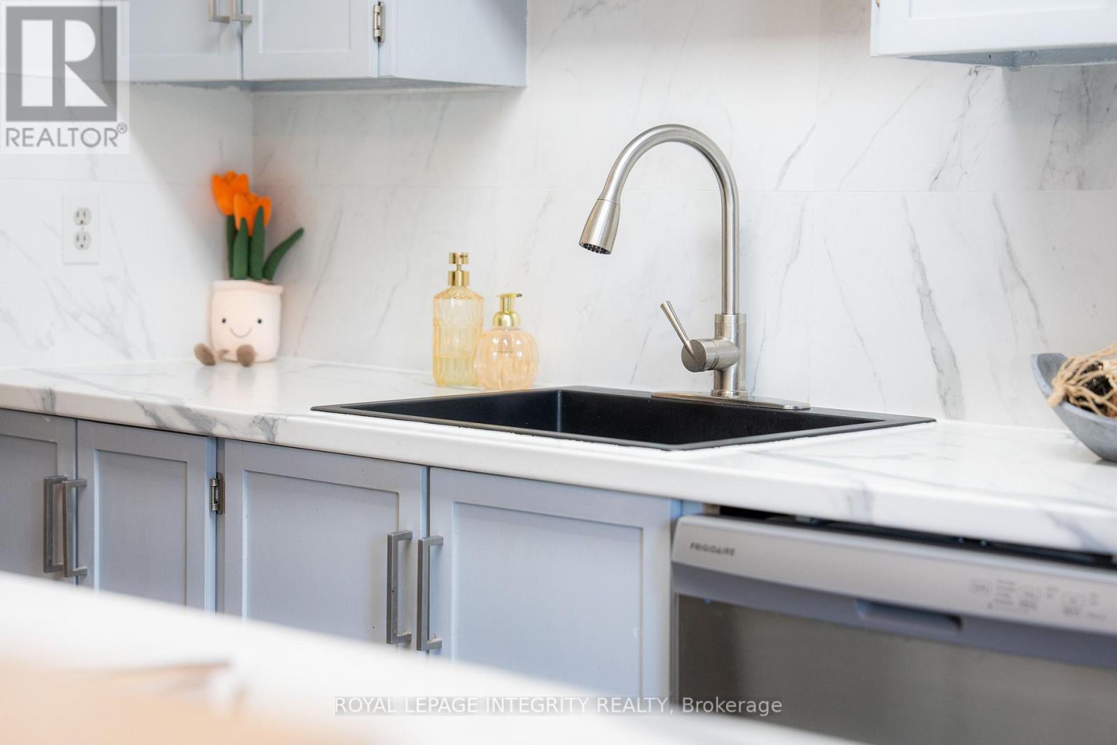 #171 340 STOWE COURT - Image 15