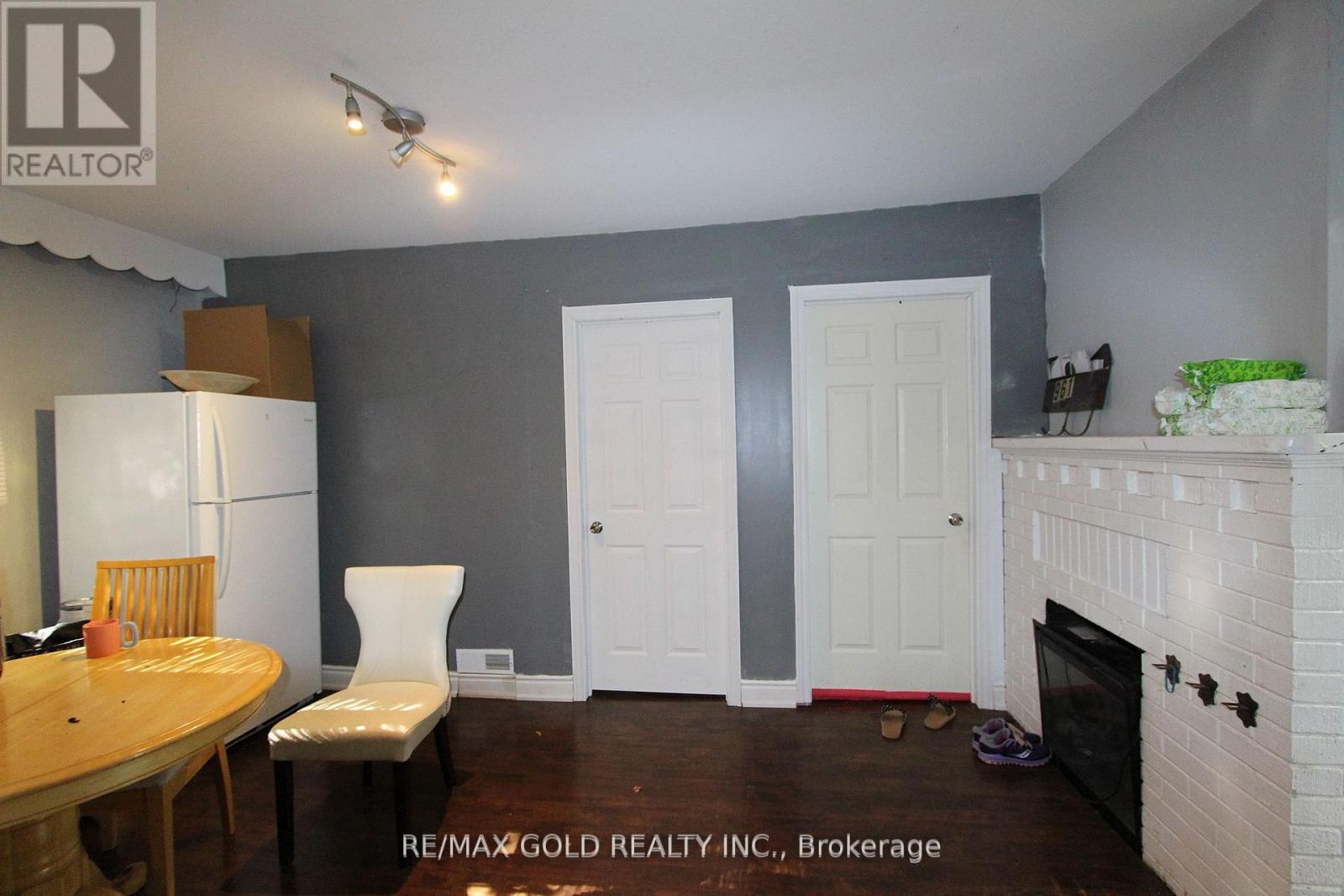 961 LAKESHORE ROAD W - 18