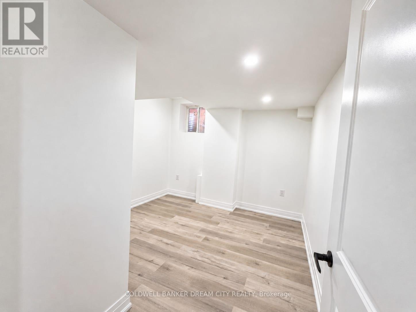 6 PELLEGRINO ROAD W - 38