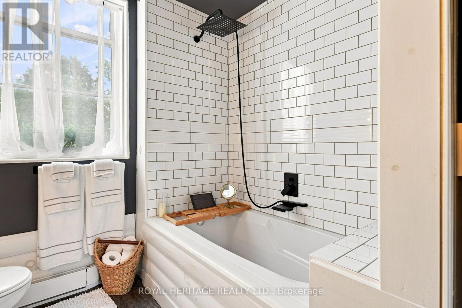 13 RICHMOND STREET E - Image 11