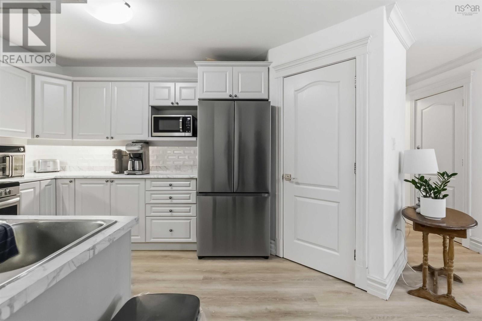 #403 115 Ochterloney Street - Image 30