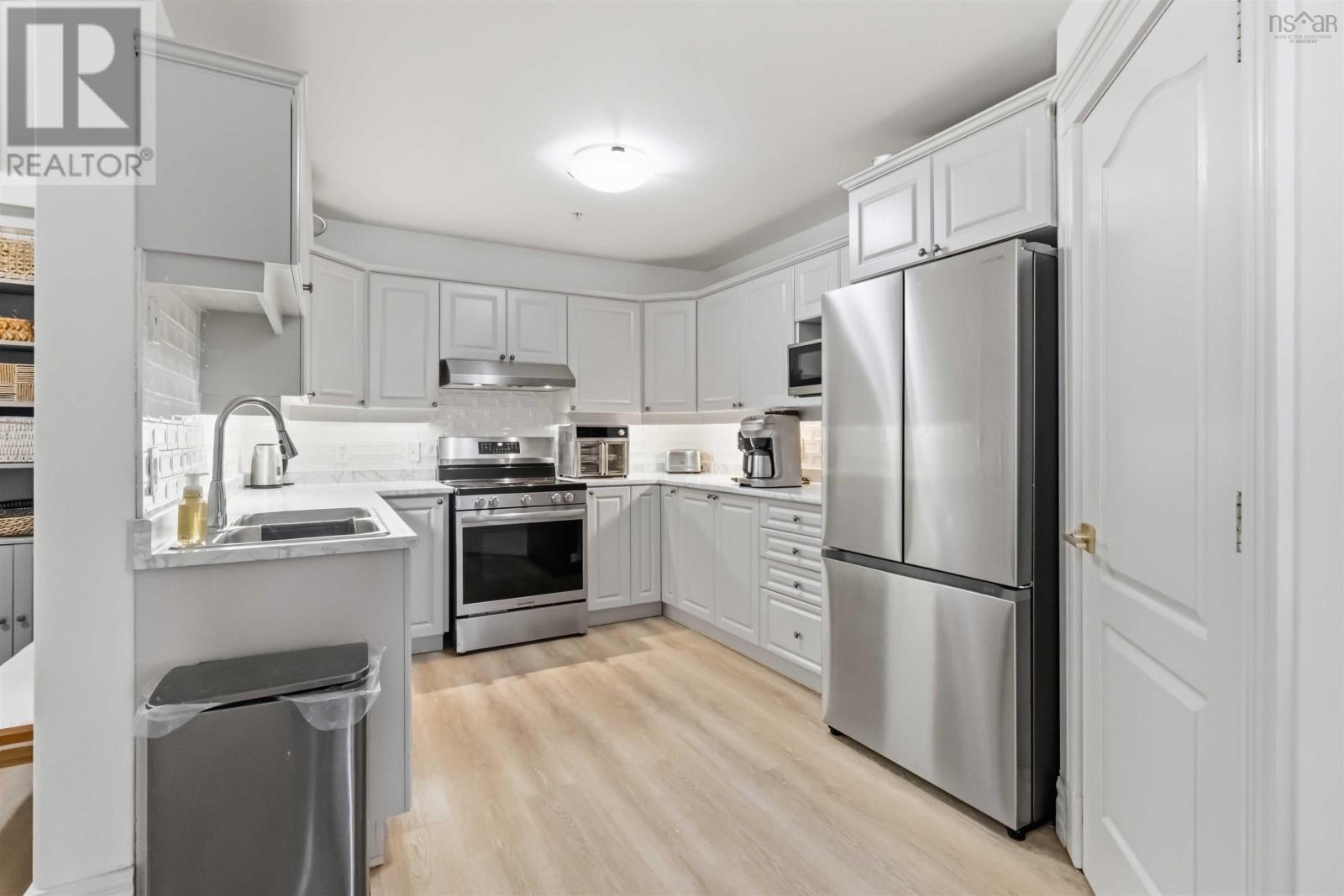 #403 115 Ochterloney Street - Image 26