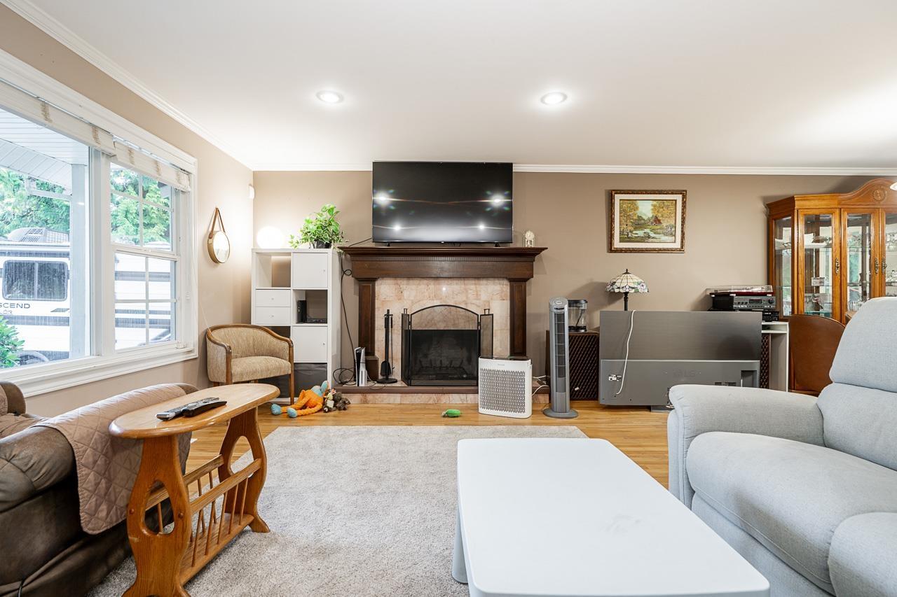 3 Bed, 2 Bath House for Sale in Langley – 19860 35 AVENUE, Langley – MLS# R3159159 - Image 11