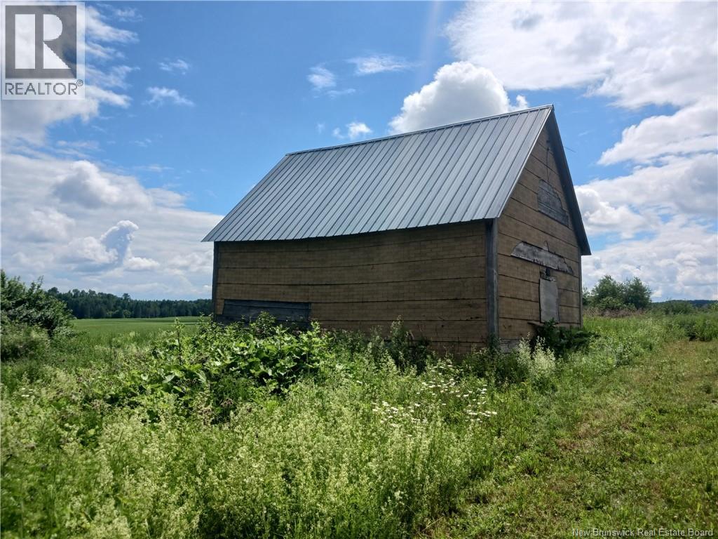 Photo 20 of 33