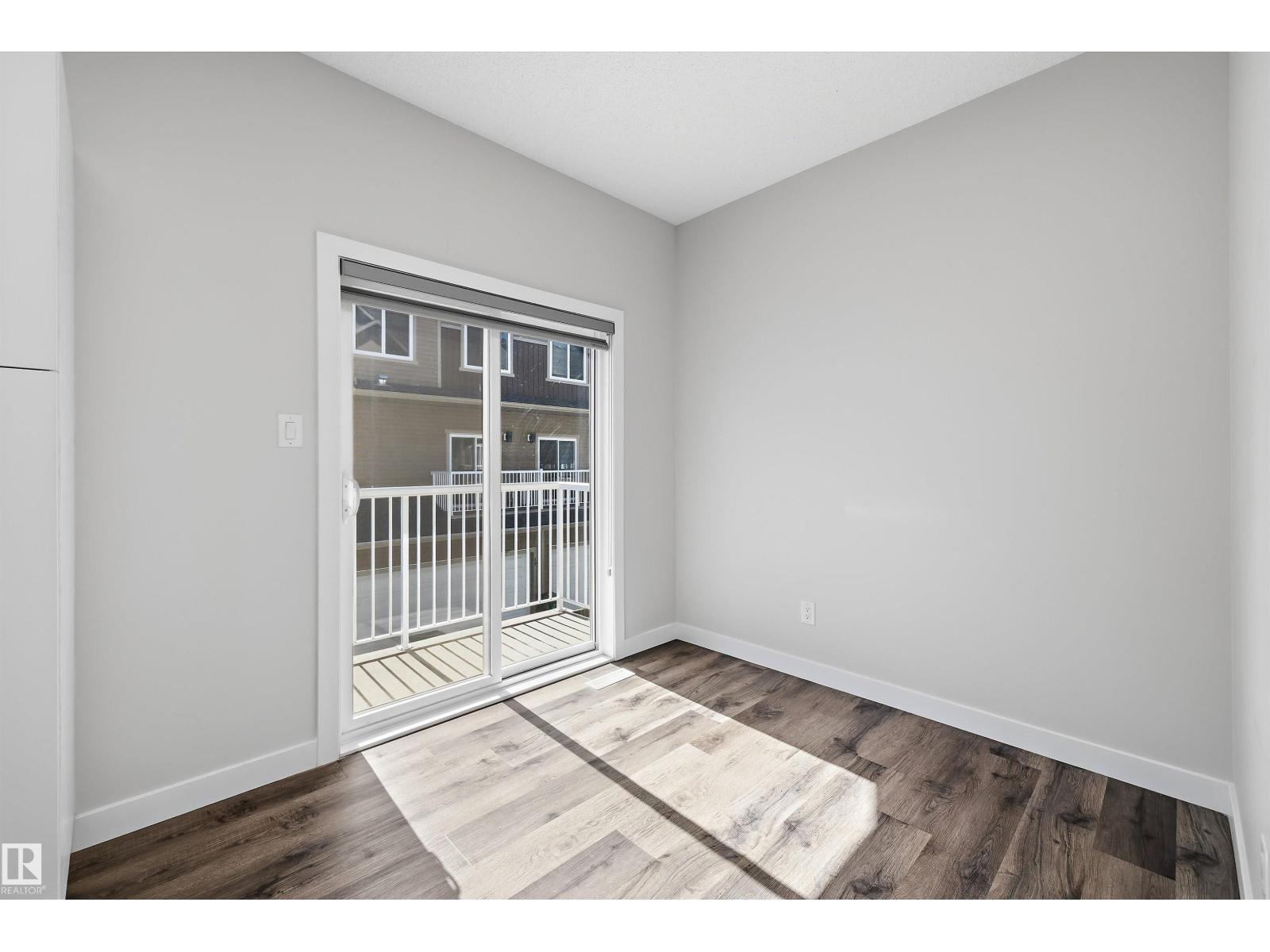#28 1051 GRAYDON HILL BV SW - 19