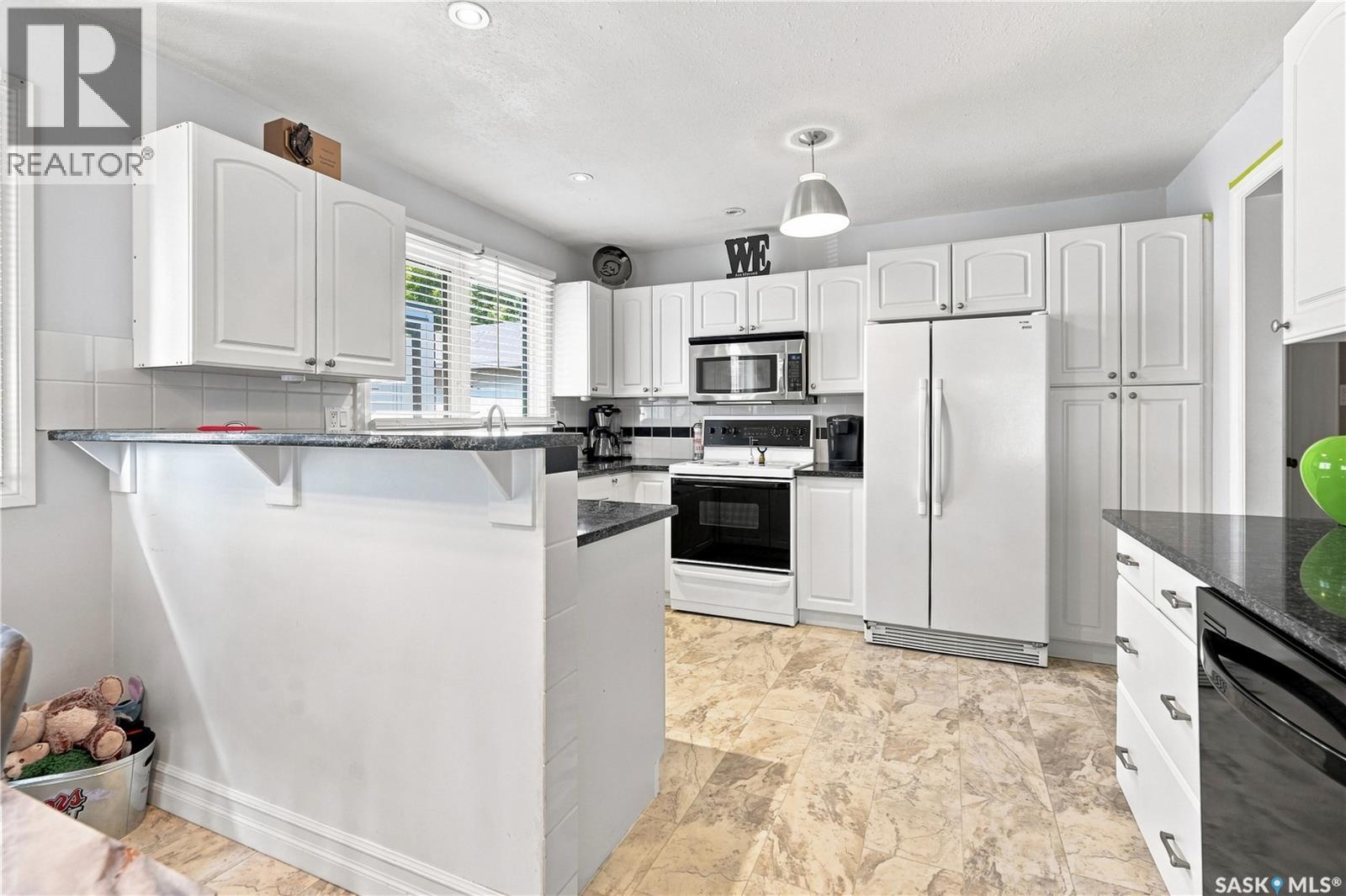 1312 King CRESCENT - Image 11