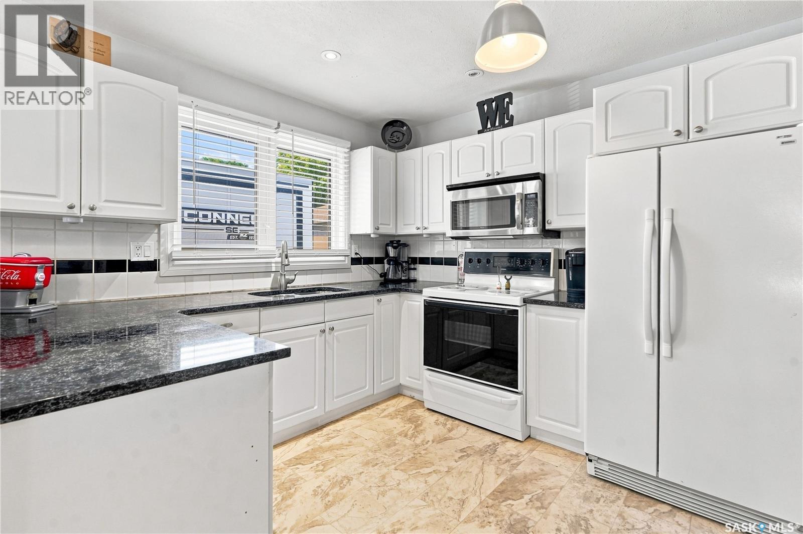 1312 King CRESCENT - 12