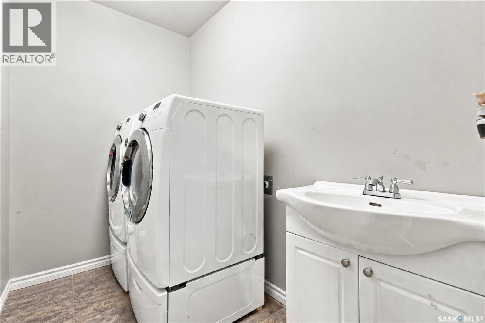 1312 King CRESCENT - 23