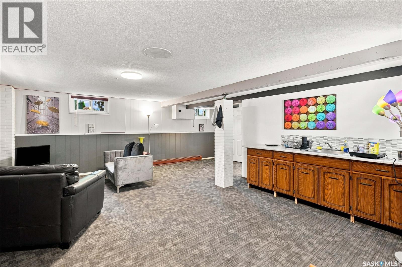 1312 King CRESCENT - Image 28
