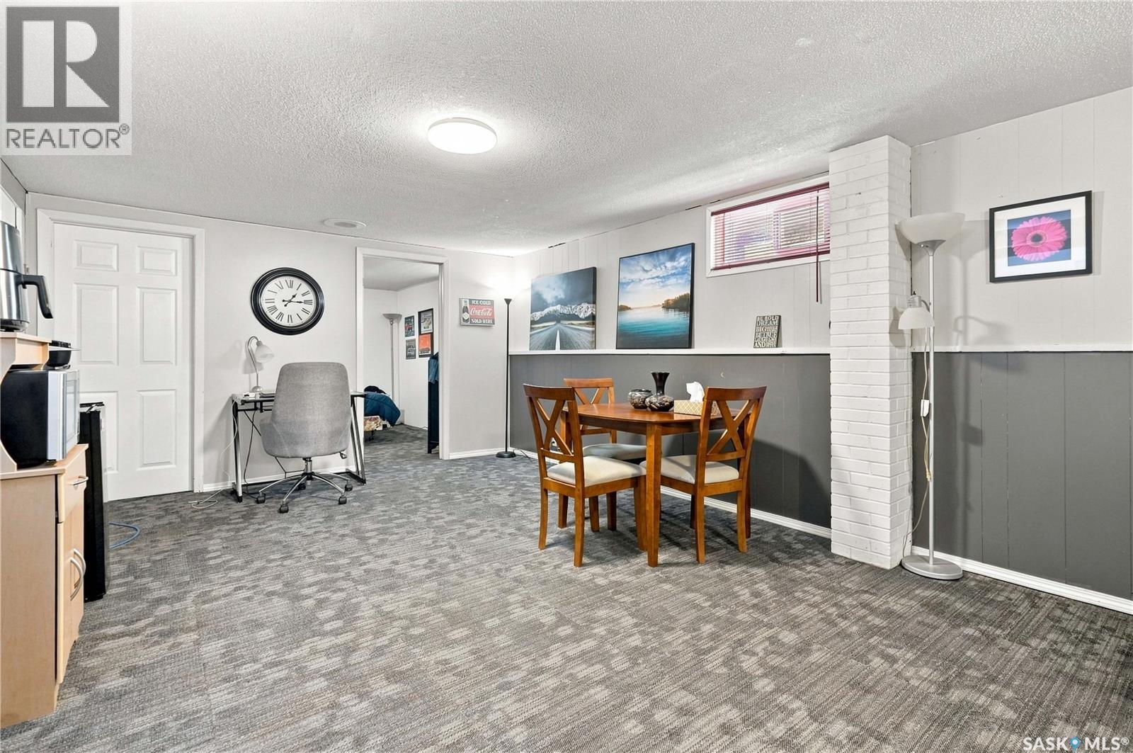 1312 King CRESCENT - Image 30